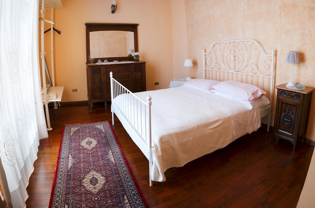 B&B Lighea Messina Room photo